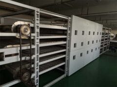 Industrial belt dryer for drying food